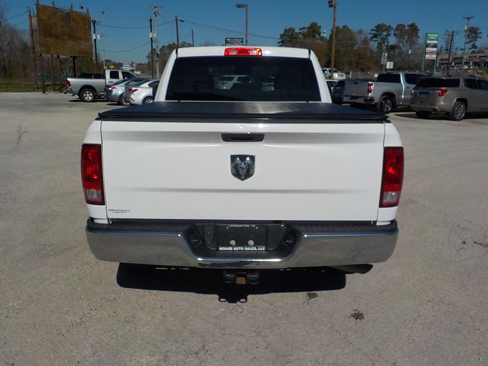 2019 White /Gray RAM 1500 (1C6RR6FT8KS) with an 5.7L Hemi engine, Automatic transmission, located at 1617 W Church Street, Livingston, TX, 77351, (936) 327-3600, 30.710995, -94.951157 - Great work truck! Awesome truck for the money!! - Photo #7